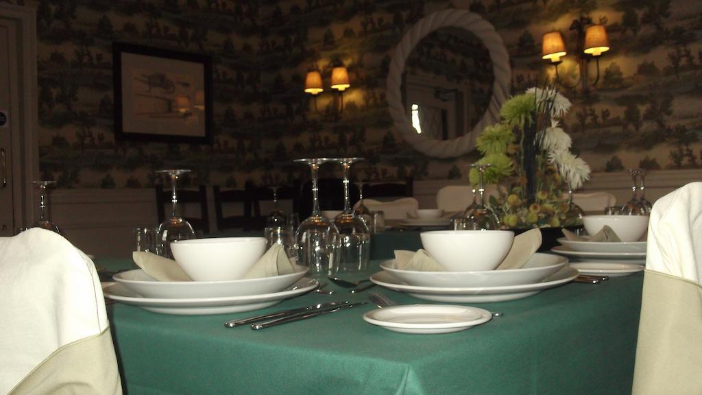 דרויטוויץ' Hadley Bowling Green Inn מראה חיצוני תמונה